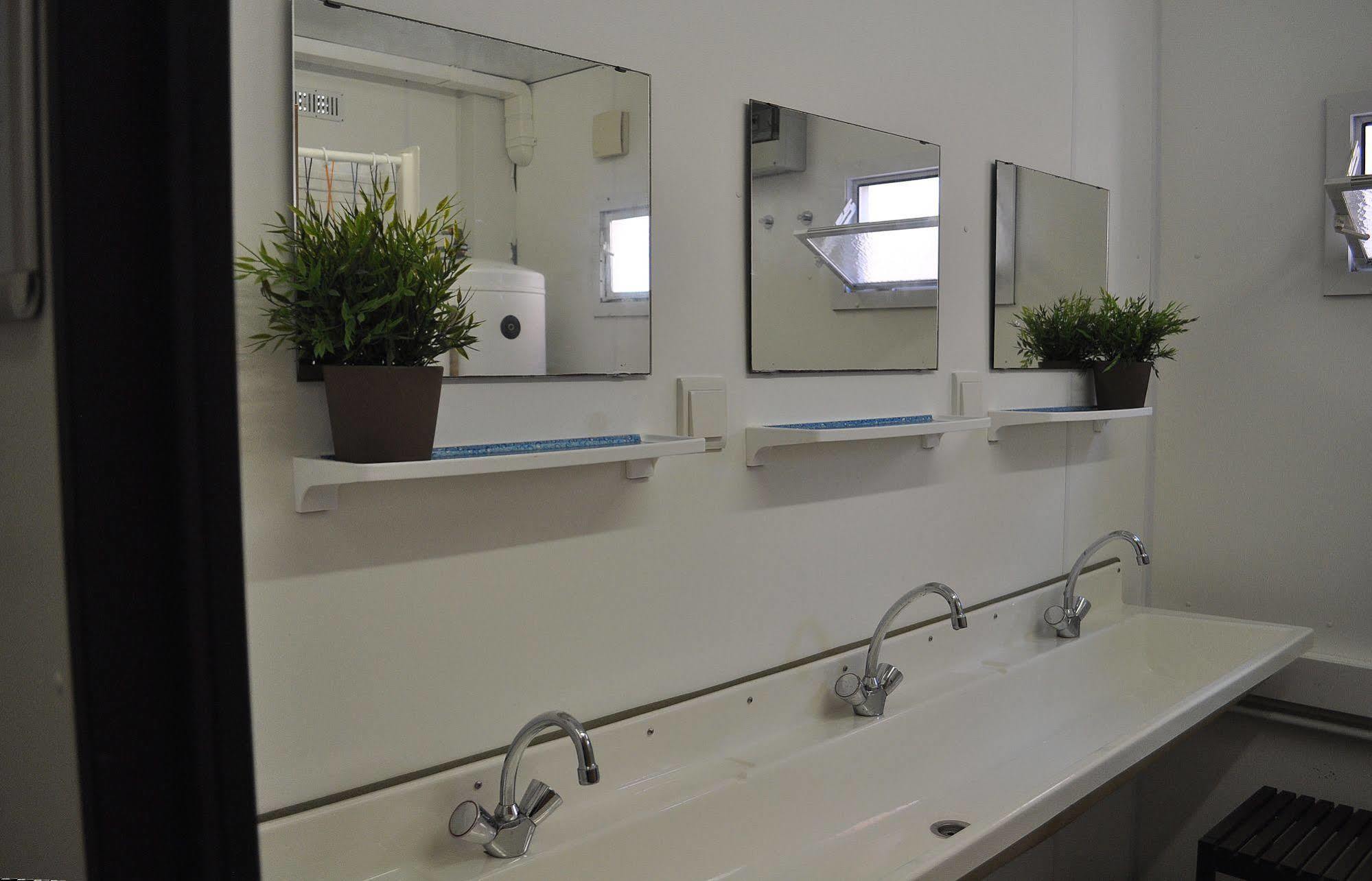 Cube Lodges Berlin Mitte Bagian luar foto