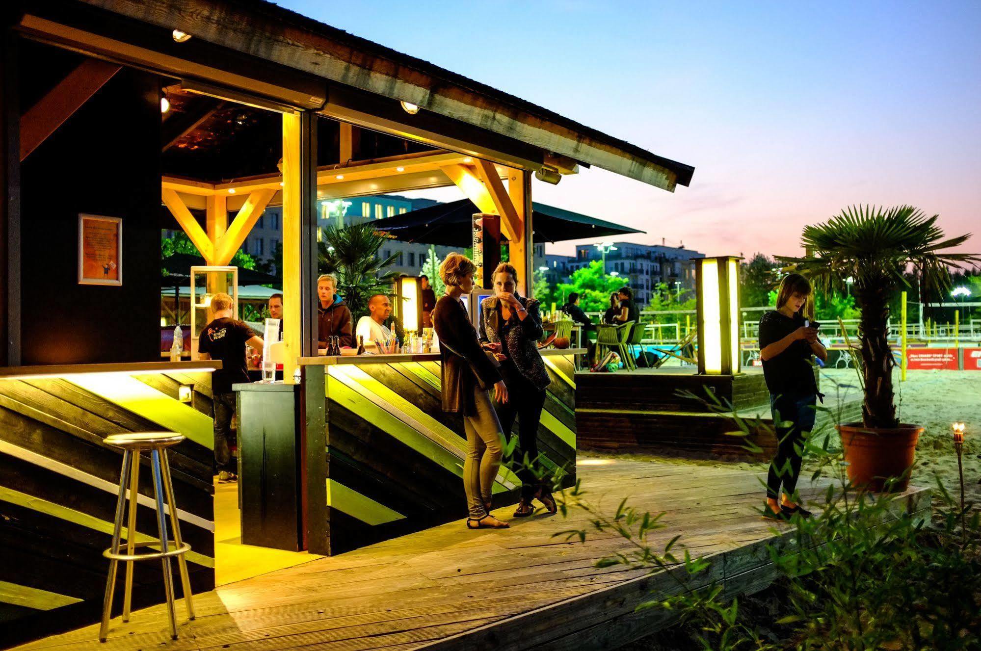 Cube Lodges Berlin Mitte Bagian luar foto